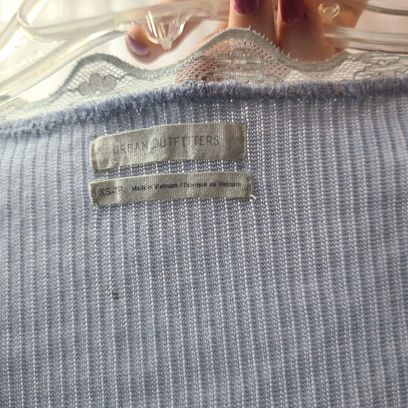 Urban Outfitters Blue Lace Button Crop Top Women's Small - Picture 2 of 3